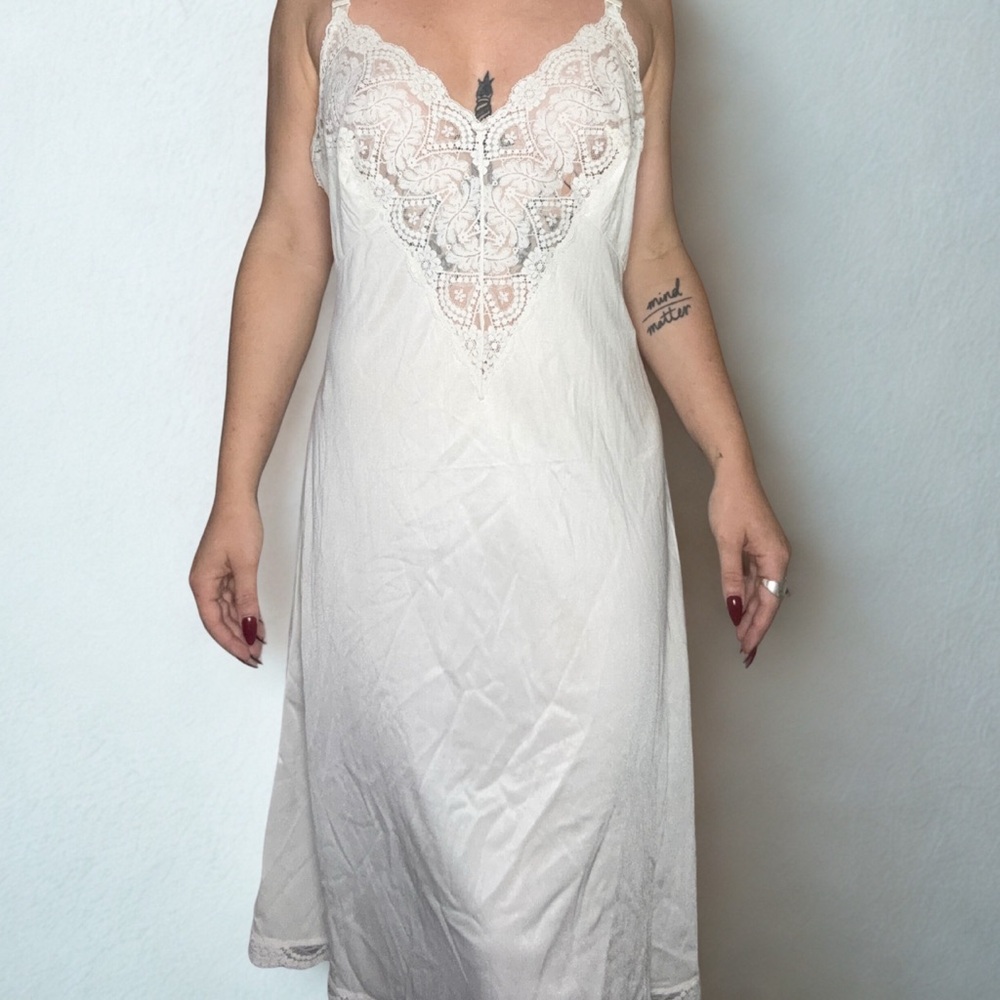 Elegant White Lace Nightgown
